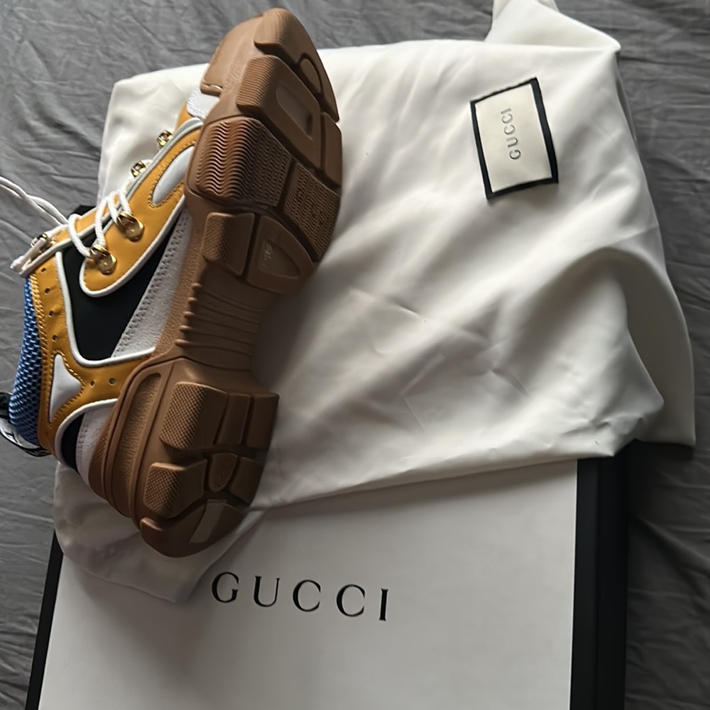 GUCCI - Picture 3 of 4